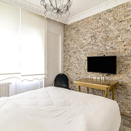 Апартаменты Lovely Flat In Cihangir Near Public Transportation