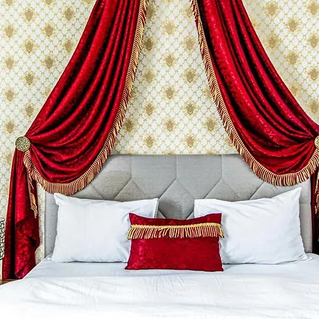 Апартаменты Lovely Flat In Cihangir Near Public Transportation Стамбул
