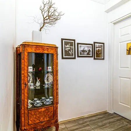 Апартаменты Lovely Flat In Cihangir Near Public Transportation *