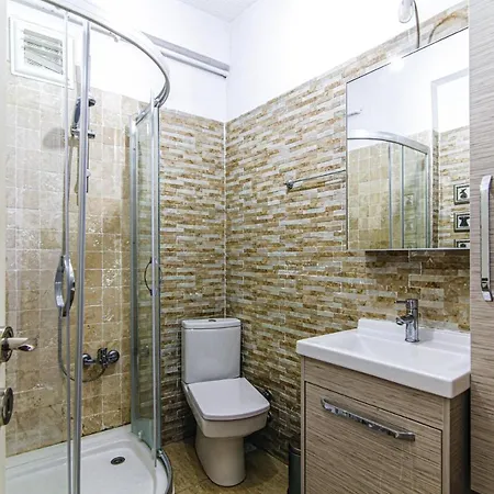 Lovely Flat In Cihangir Near Public Transportation