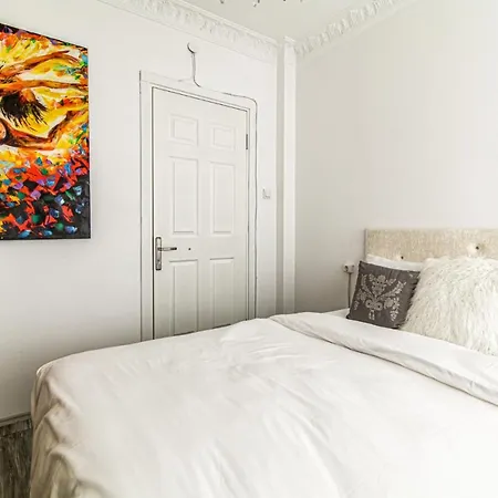 Апартаменты Lovely Flat In Cihangir Near Public Transportation